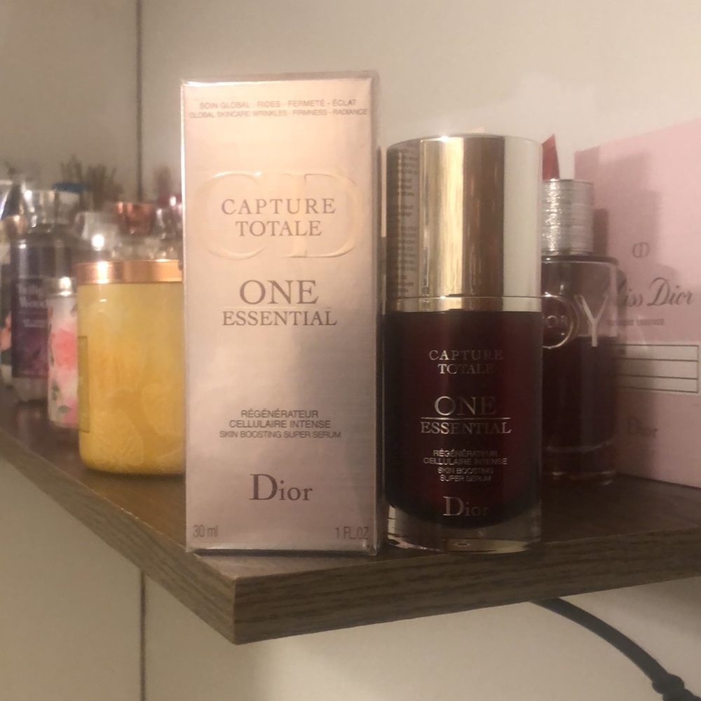 NWT Dior Capture Totale One Essential Super Serum